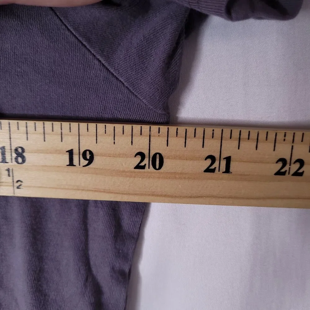 Everlane T Shirt Mens Medium Gray V Neck Cotton Made In USA - Picture 7 of 11